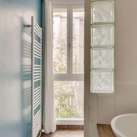 Apartment Elegance And Charm At Leandre Paris