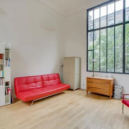 Elegance And Charm At Leandre Apartmán