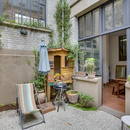 Elegance And Charm At Leandre Apartment *