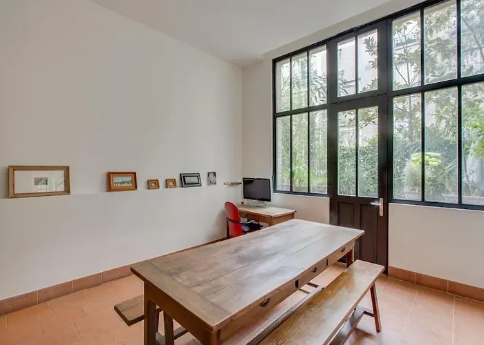 Elegance And Charm At Leandre Appartamento *